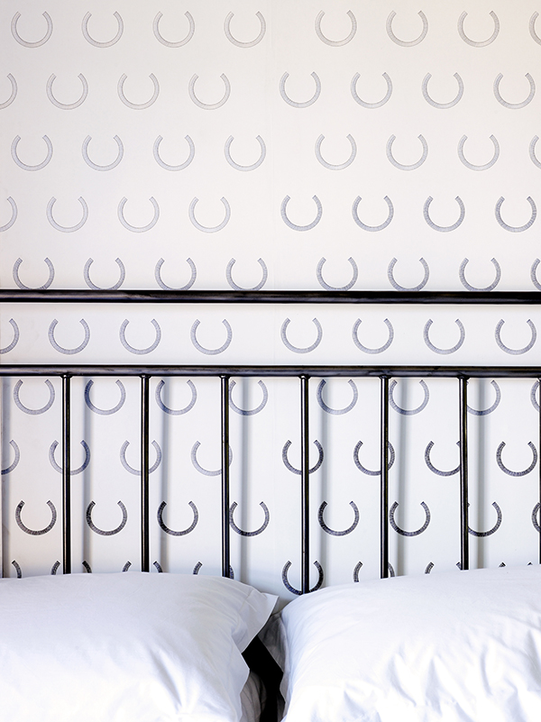 STITCHED CURVES - Tracy Kendall Wallpaper (photo - Rachel Smith)