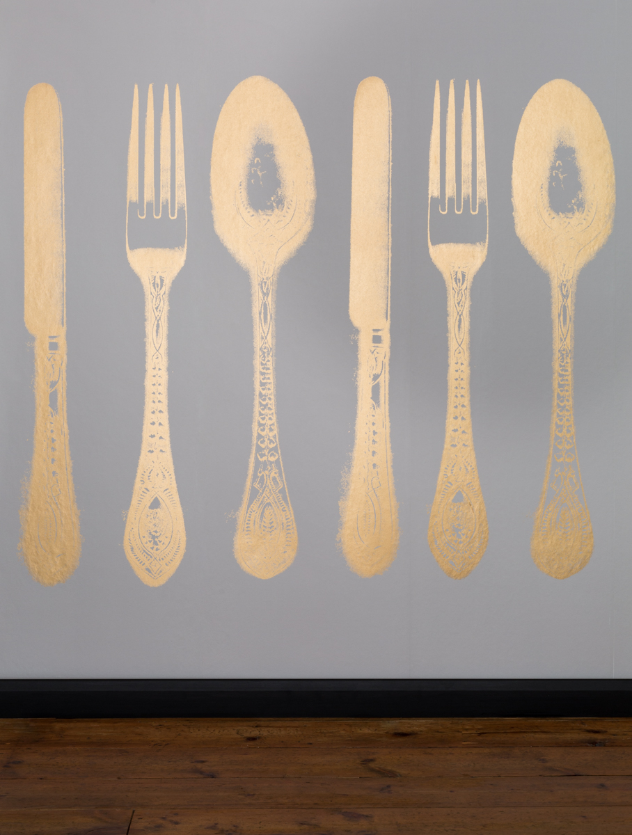 SMALL CUTLERY - Tracy Kendall Wallpaper (photo - Ollie Harrop)